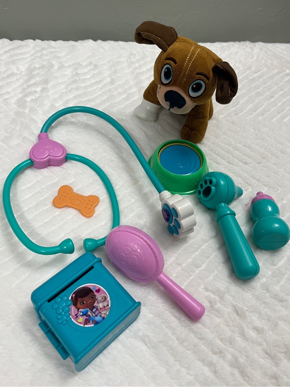 Doc McStuffins Plush Findo Puppy Toy Medical‎ Play Set Kids Toys